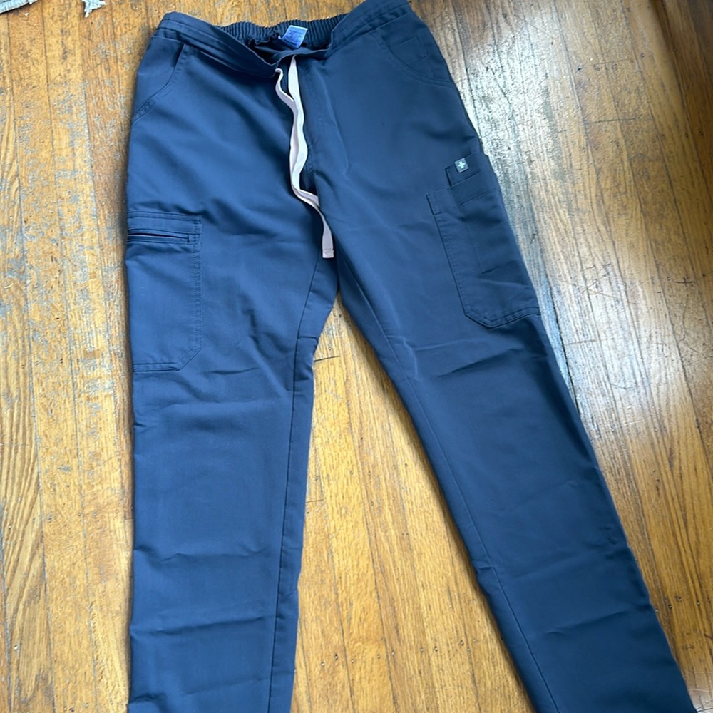 Figs women's Charcoal Yola - Skinny Scrub Pants - XS / Charcoal